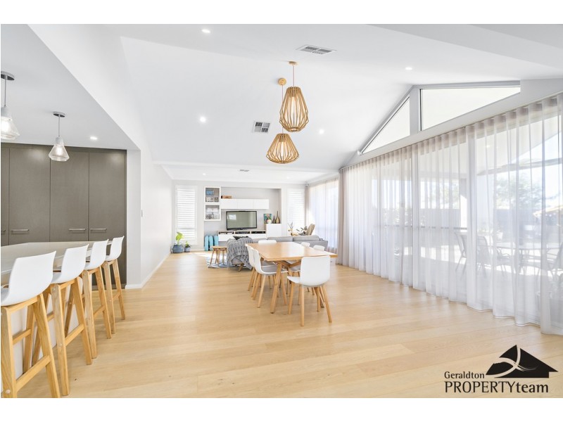 16 Edwin Crescent, Bluff Point WA 6530