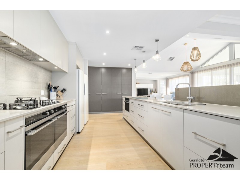 16 Edwin Crescent, Bluff Point WA 6530