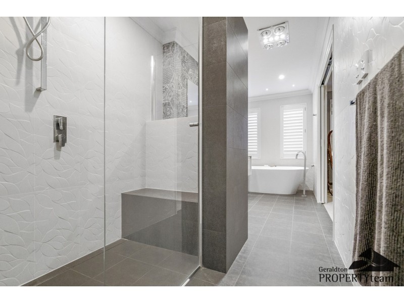 16 Edwin Crescent, Bluff Point WA 6530