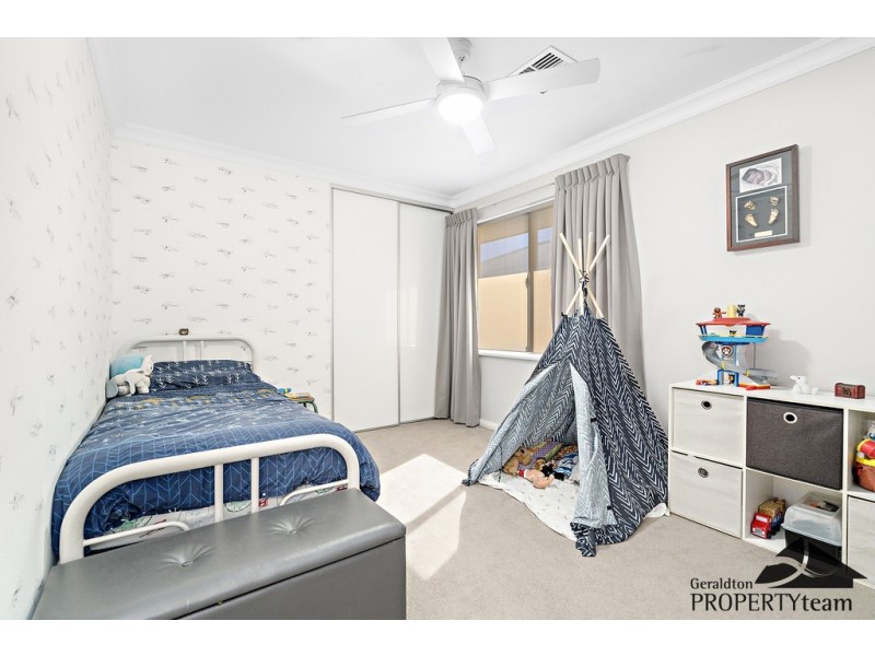 16 Edwin Crescent, Bluff Point WA 6530