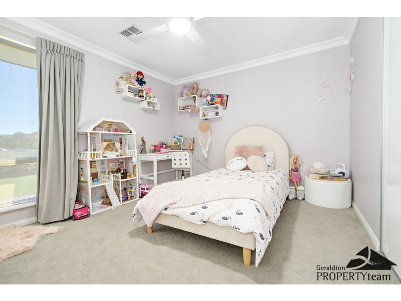 16 Edwin Crescent, Bluff Point WA 6530