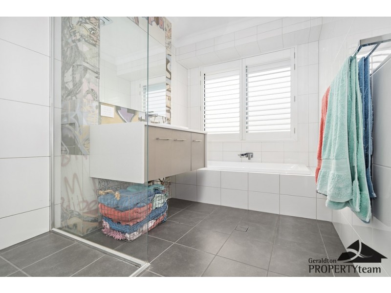 16 Edwin Crescent, Bluff Point WA 6530