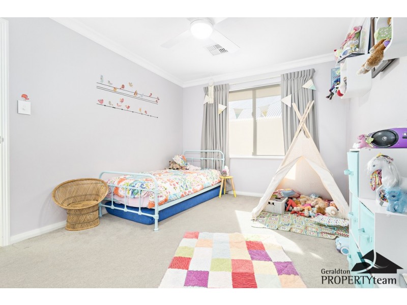 16 Edwin Crescent, Bluff Point WA 6530