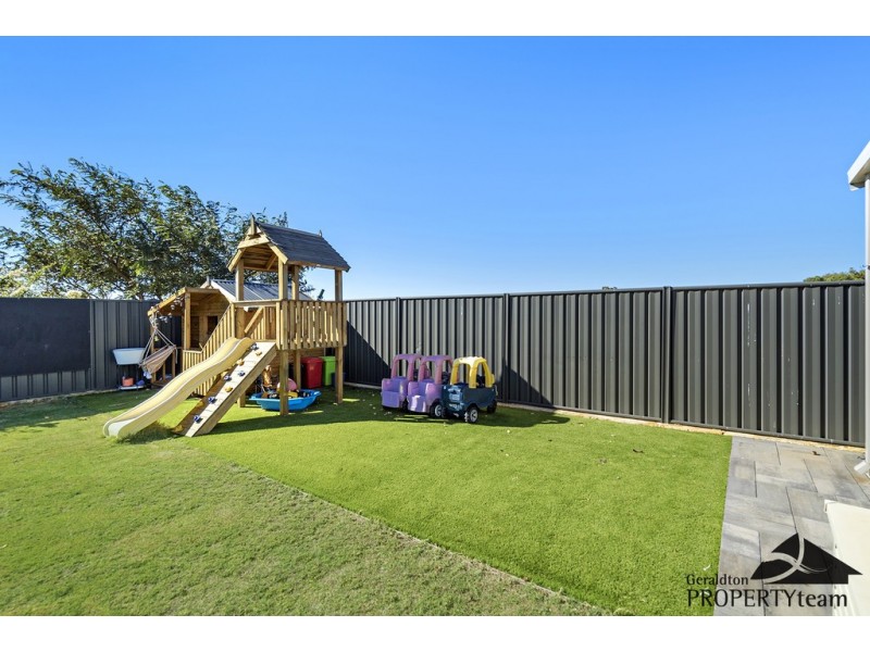 16 Edwin Crescent, Bluff Point WA 6530