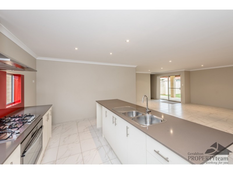 2 Staddon Lane, Beachlands WA 6530