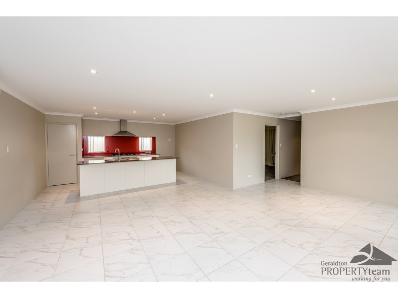 2 Staddon Lane, Beachlands WA 6530
