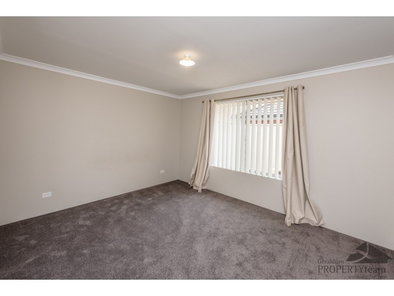 2 Staddon Lane, Beachlands WA 6530