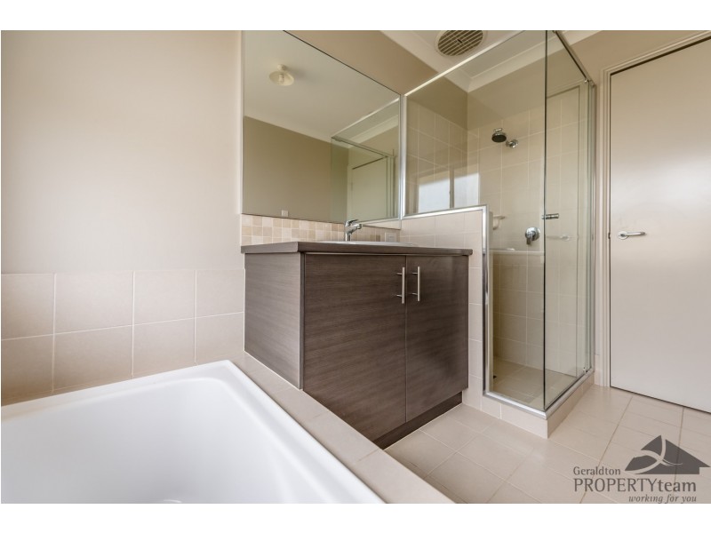 2 Staddon Lane, Beachlands WA 6530