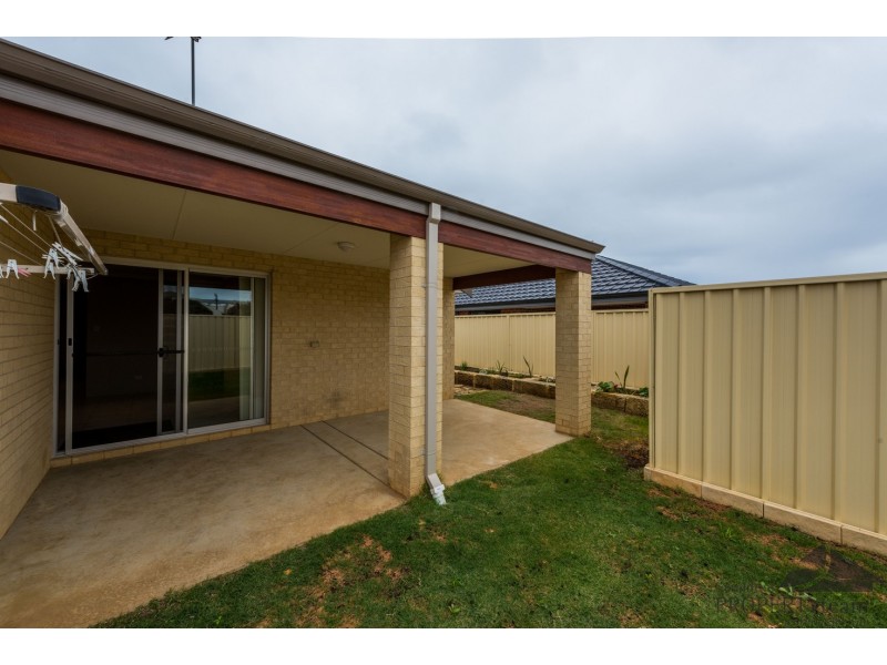 2 Staddon Lane, Beachlands WA 6530