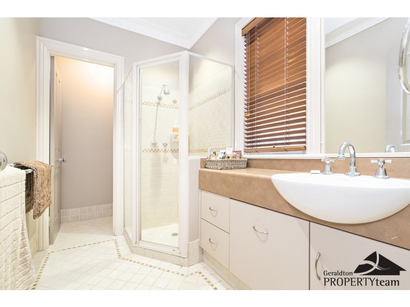 4 Grant Street, Beachlands WA 6530