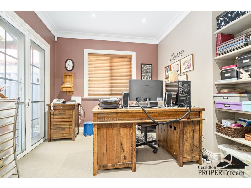 4 Grant Street, Beachlands WA 6530