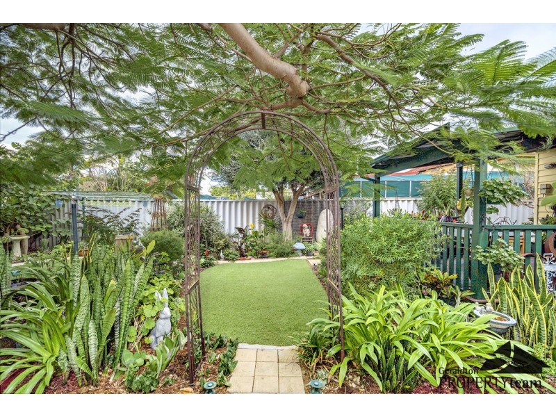 4 Grant Street, Beachlands WA 6530