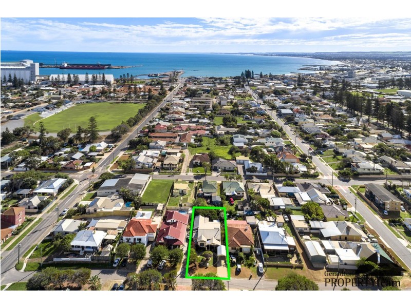 4 Grant Street, Beachlands WA 6530