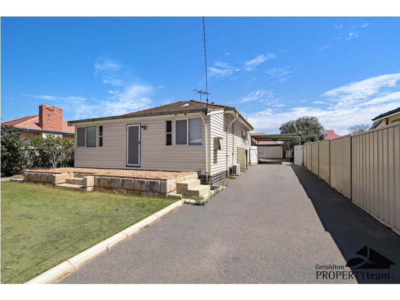 41 Whitfield Street, Beachlands WA 6530