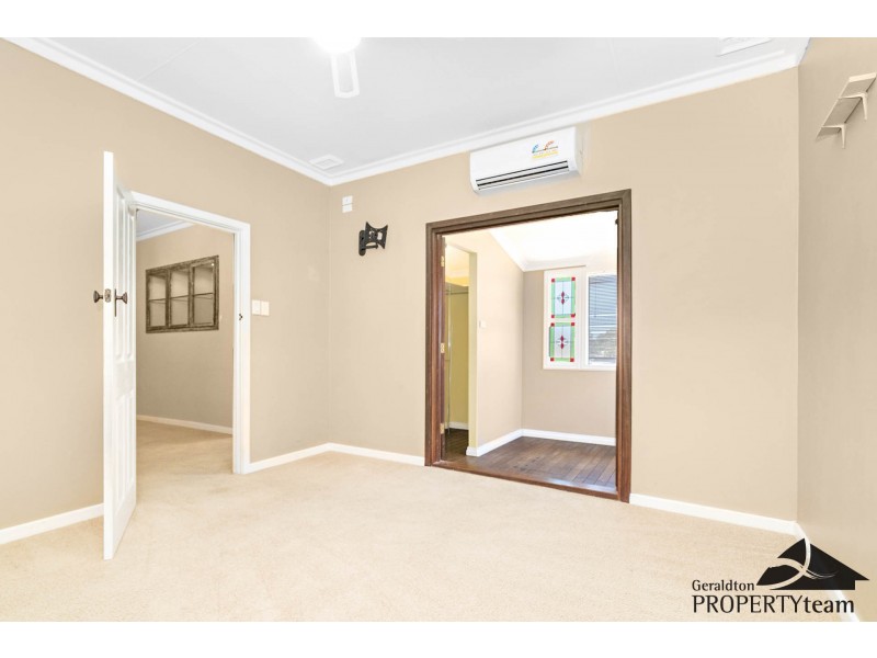 41 Whitfield Street, Beachlands WA 6530