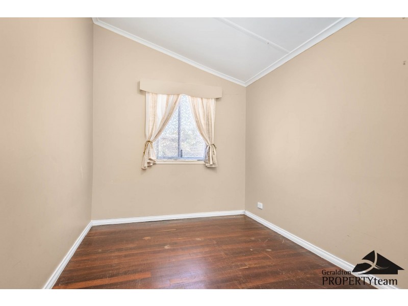 41 Whitfield Street, Beachlands WA 6530