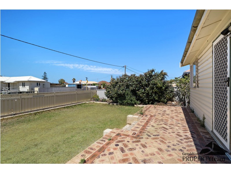 41 Whitfield Street, Beachlands WA 6530