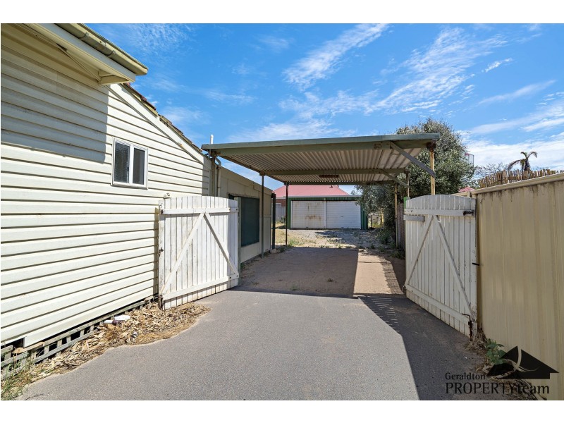41 Whitfield Street, Beachlands WA 6530