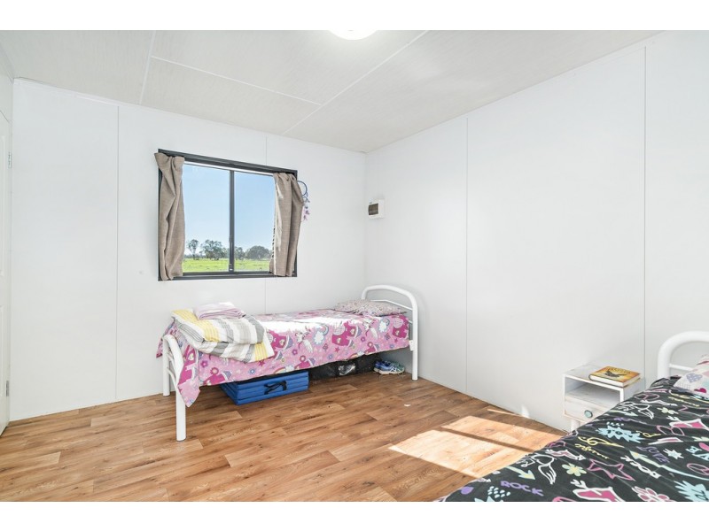 3 Hill River Way, Moonyoonooka WA 6532