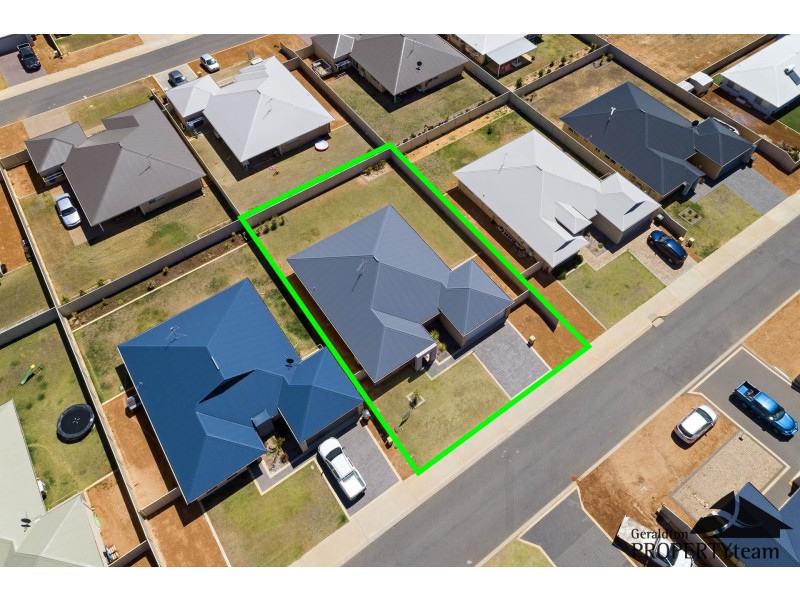 8 Beachcomber Hill, Glenfield WA 6532