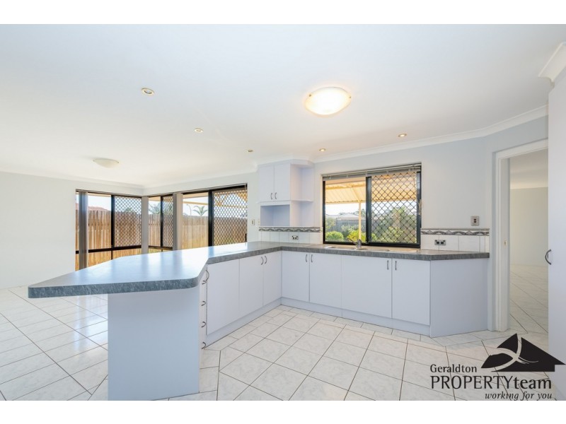 236 Chapman Valley Road, Waggrakine WA 6530