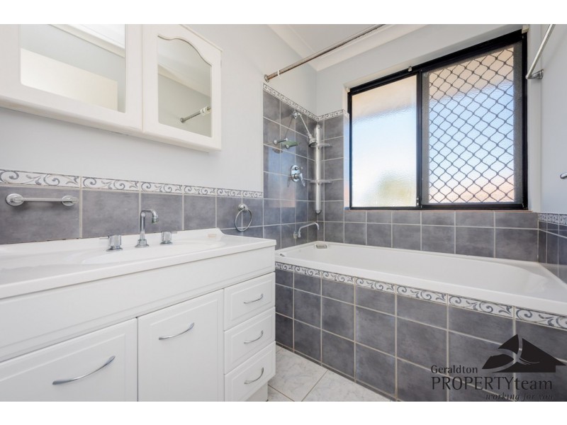 236 Chapman Valley Road, Waggrakine WA 6530