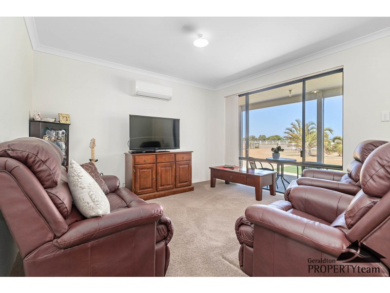 18 Lincoln Street, Deepdale WA 6532