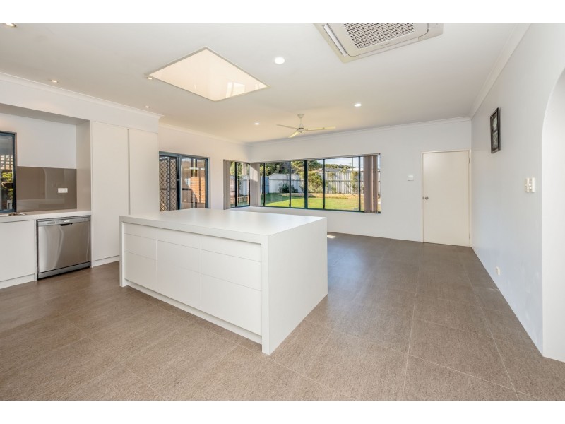 81 McAleer Drive, Mahomets Flats WA 6530