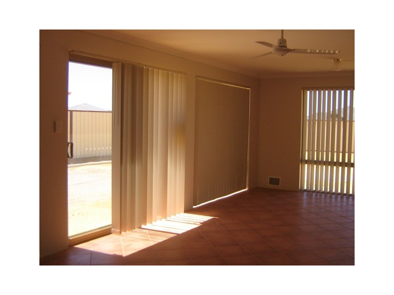 6 Reef Boulevard, Drummond Cove WA 6532