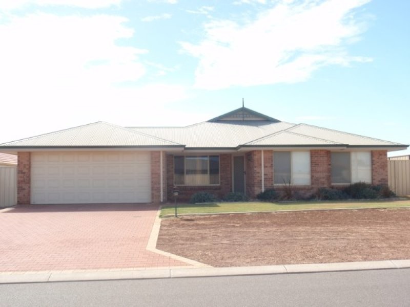 26 Ocean Queen Drive, Wandina WA 6530