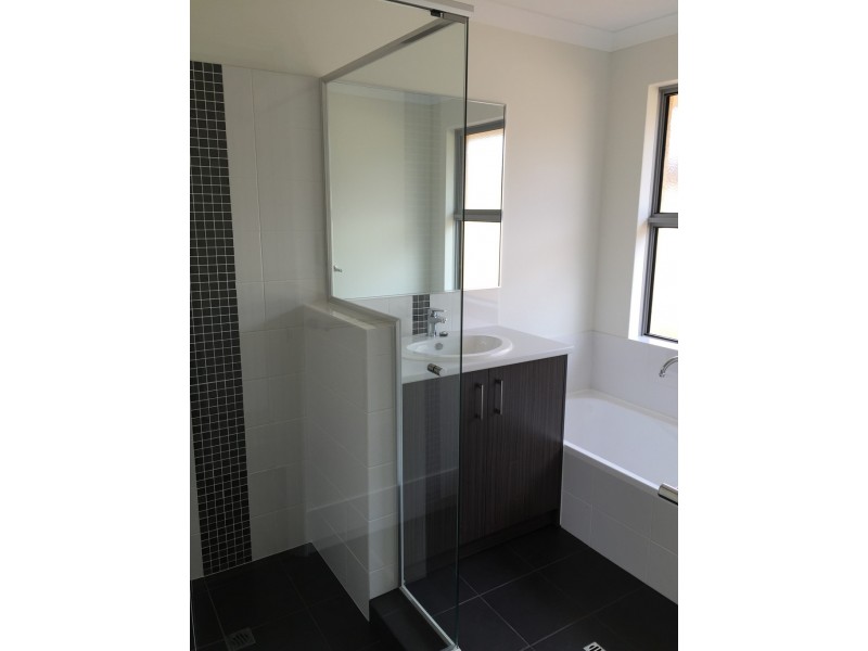 10 Fintown Street, Utakarra WA 6530