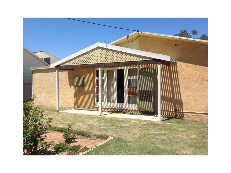 220 Second Street, Wonthella WA 6530