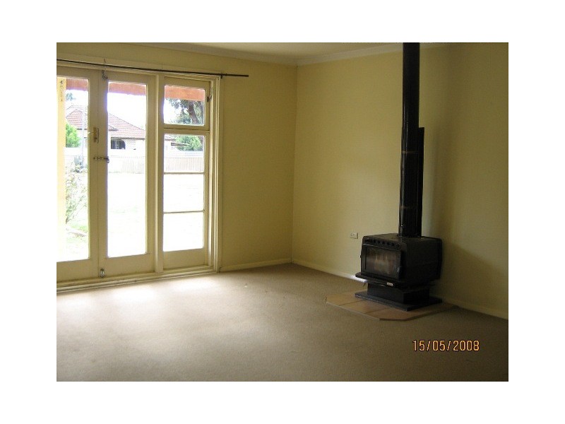 220 Second Street, Wonthella WA 6530