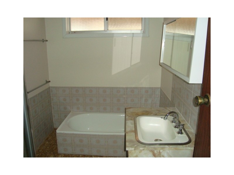 17 Alexander Drive, Glenfield WA 6532