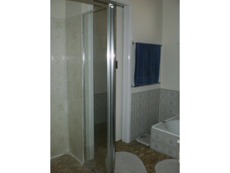 17 Alexander Drive, Glenfield WA 6532