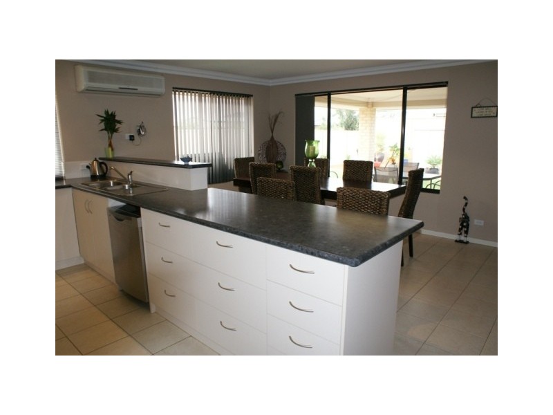 82 Ilma Rise, Wandina WA 6530