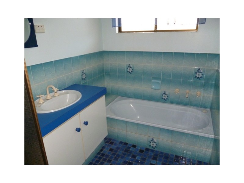 23 Alexander Drive, Glenfield WA 6532