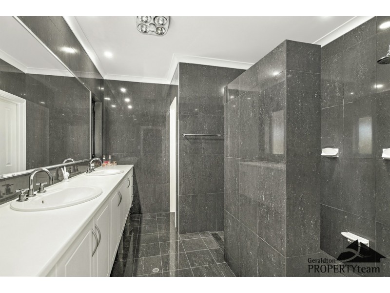 23 Tramway Road, Waggrakine WA 6530