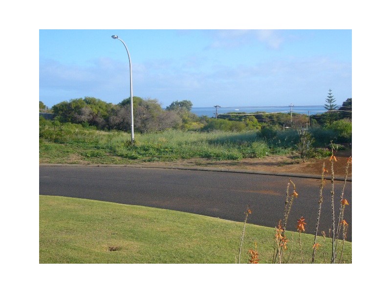 9 (Lot 20) Bluewater Close, Drummond Cove WA 6532