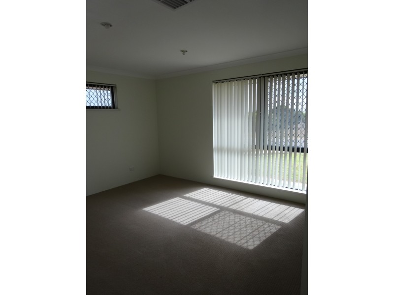 8 Viking Lane, Wandina WA 6530