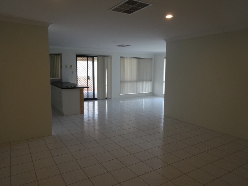 8 Viking Lane, Wandina WA 6530