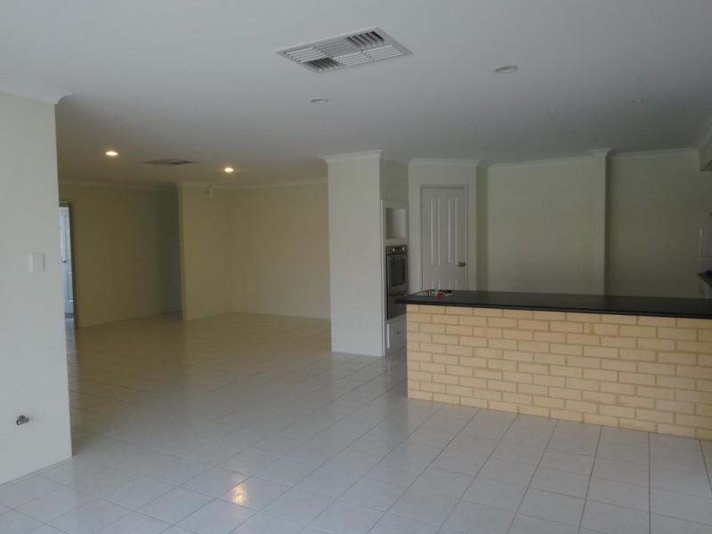 8 Viking Lane, Wandina WA 6530