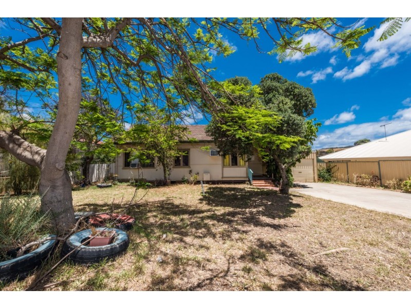 9 Houtman Street, Wonthella WA 6530