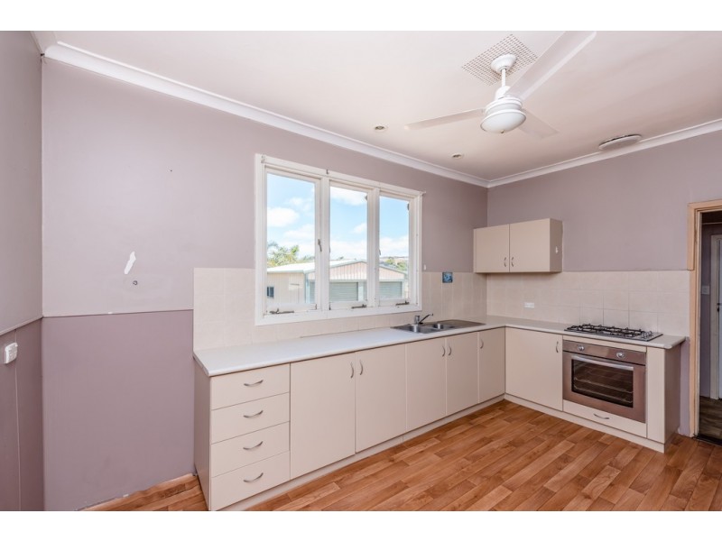 9 Houtman Street, Wonthella WA 6530