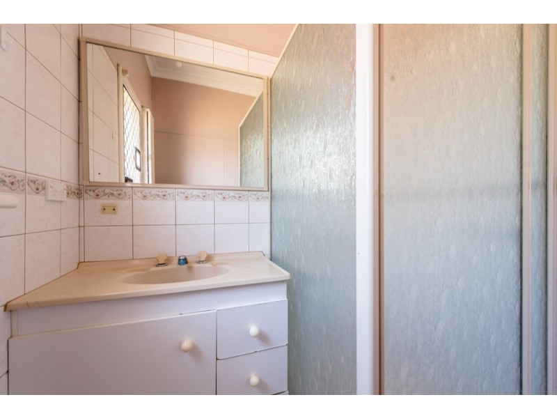 9 Houtman Street, Wonthella WA 6530