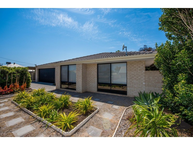 18 River Drive, Greenough WA 6532