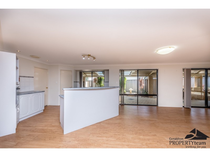 18 River Drive, Greenough WA 6532