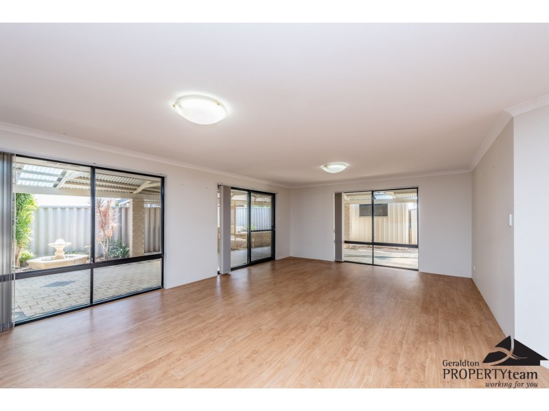 18 River Drive, Greenough WA 6532