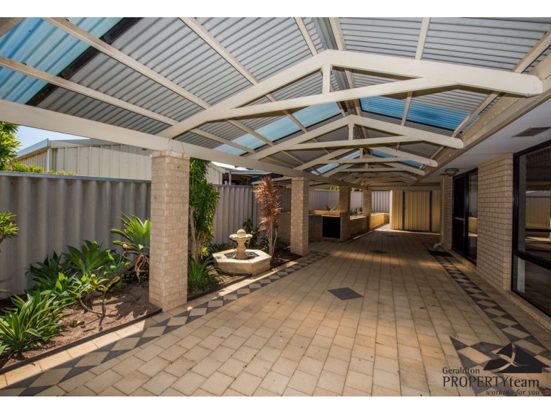 18 River Drive, Greenough WA 6532