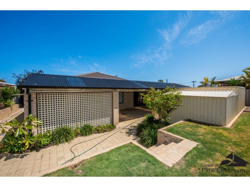 18 River Drive, Greenough WA 6532